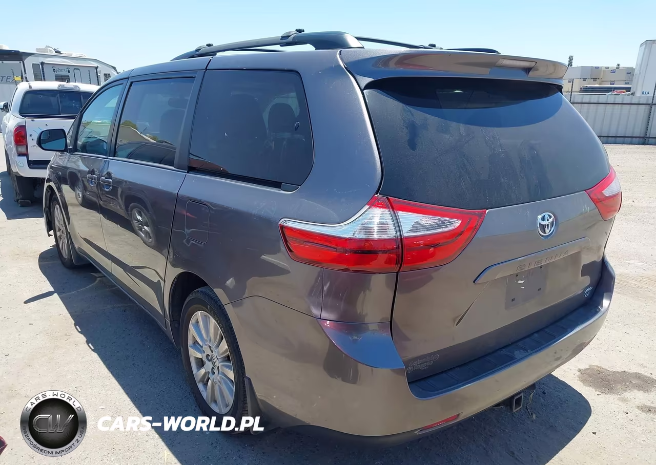 2017 Toyota Sienna Le 7 Passenger VIN:5TDJZ3DC3HS164836 - 3