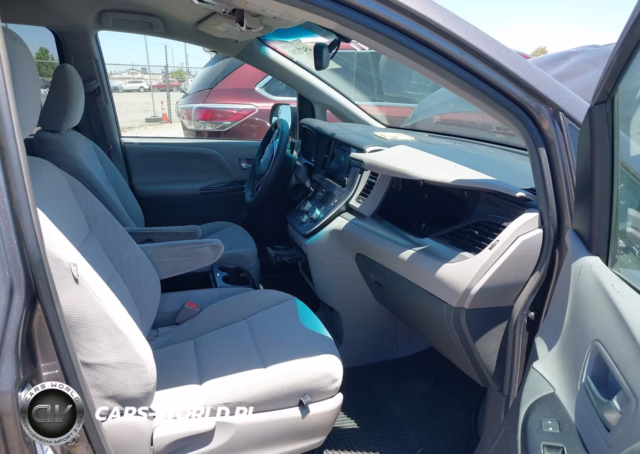 2017 Toyota Sienna Le 7 Passenger VIN:5TDJZ3DC3HS164836 - 5