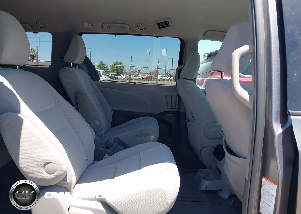2017 Toyota Sienna Le 7 Passenger VIN:5TDJZ3DC3HS164836 - 8