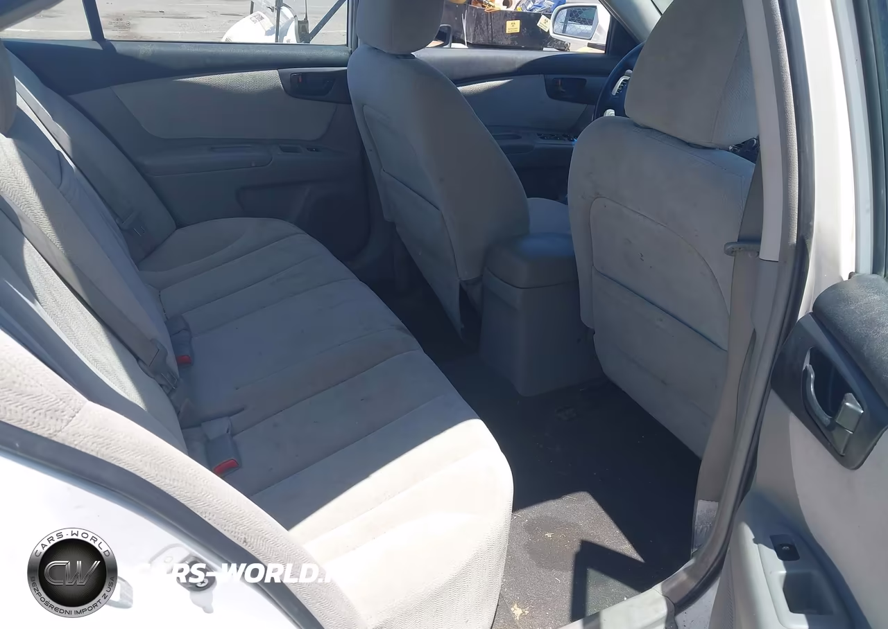 2007 Kia Optima Lx VIN:KNAGE123475125638 - 8
