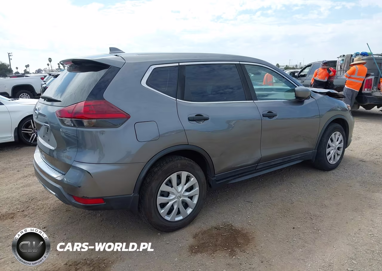 2019 Nissan Rogue S VIN:5N1AT2MT0KC823004 - 4