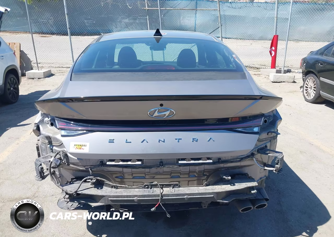 2021 Hyundai Elantra N Line VIN:KMHLR4AF0MU172634 - 17