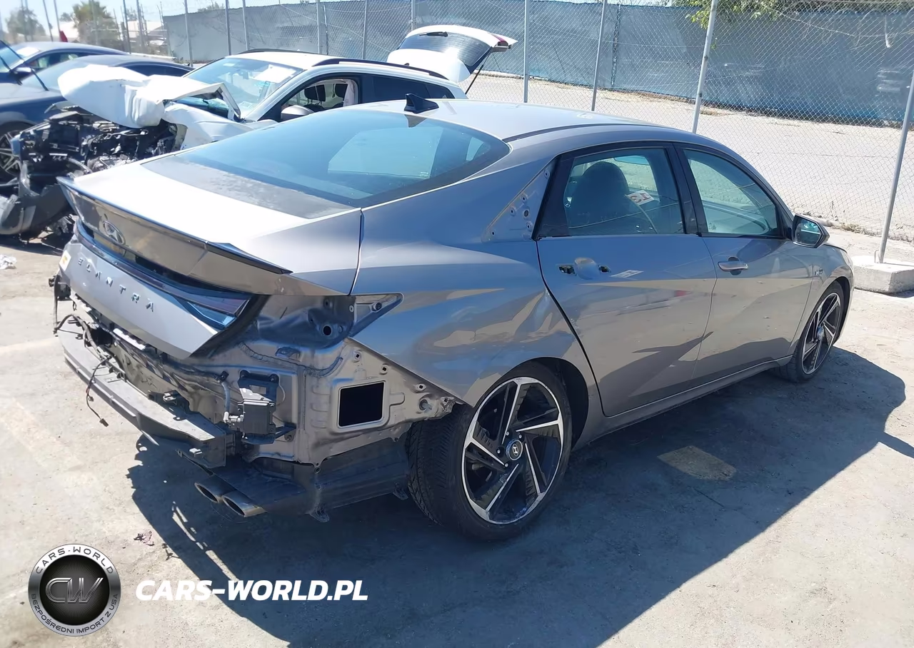2021 Hyundai Elantra N Line VIN:KMHLR4AF0MU172634 - 4