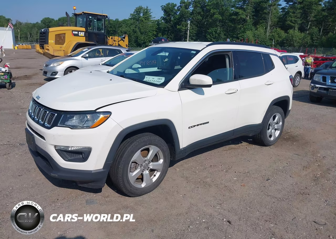 2019 Jeep Compass Latitude 4X4 VIN:3C4NJDBB4KT670052 - 2