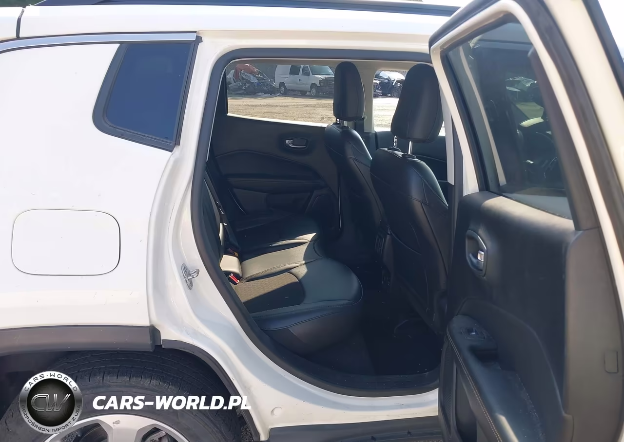 2019 Jeep Compass Latitude 4X4 VIN:3C4NJDBB4KT670052 - 8
