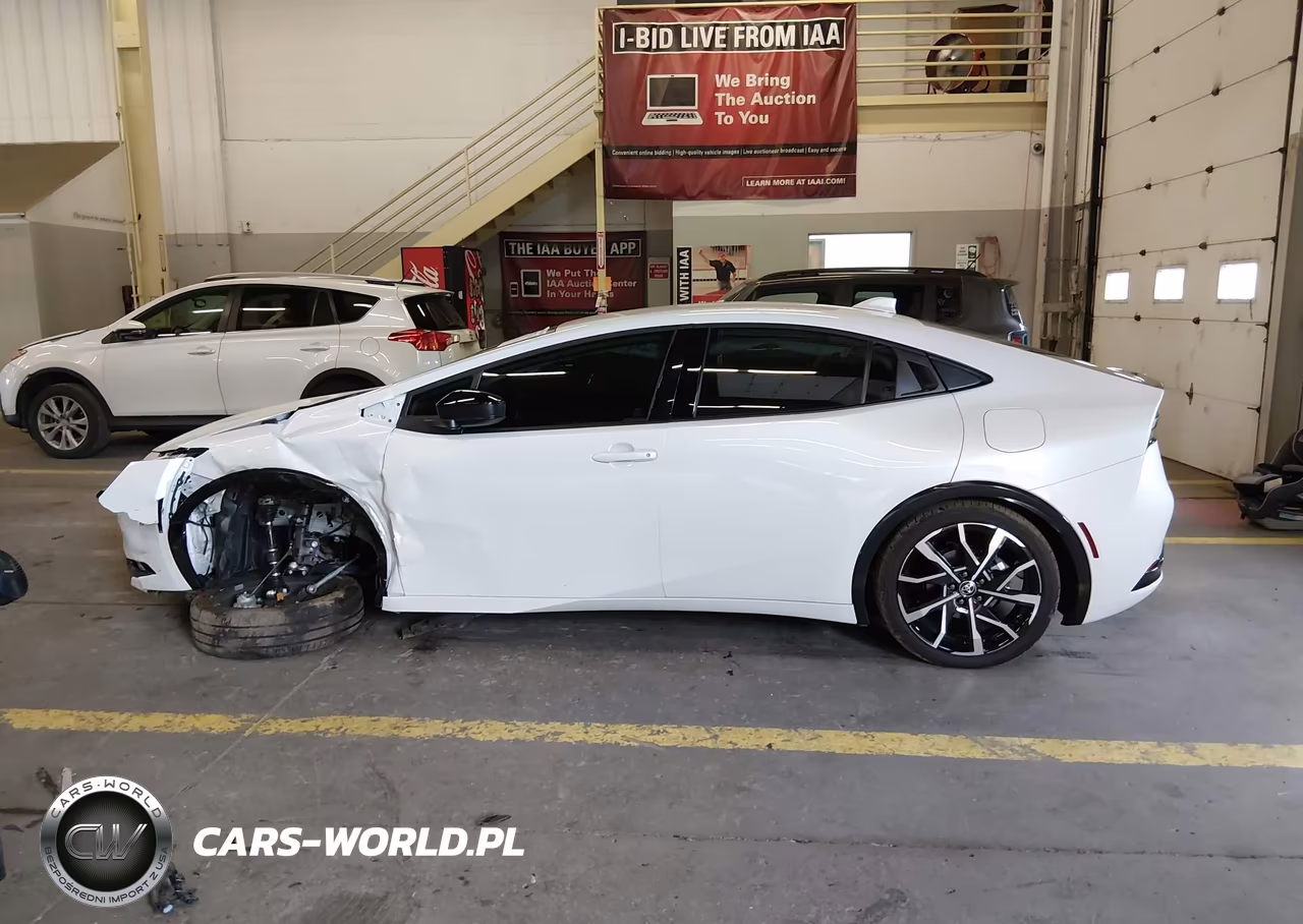2025 Toyota Prius Plug-In Hybrid Xse VIN:JTDACACU0S3044713 - 15