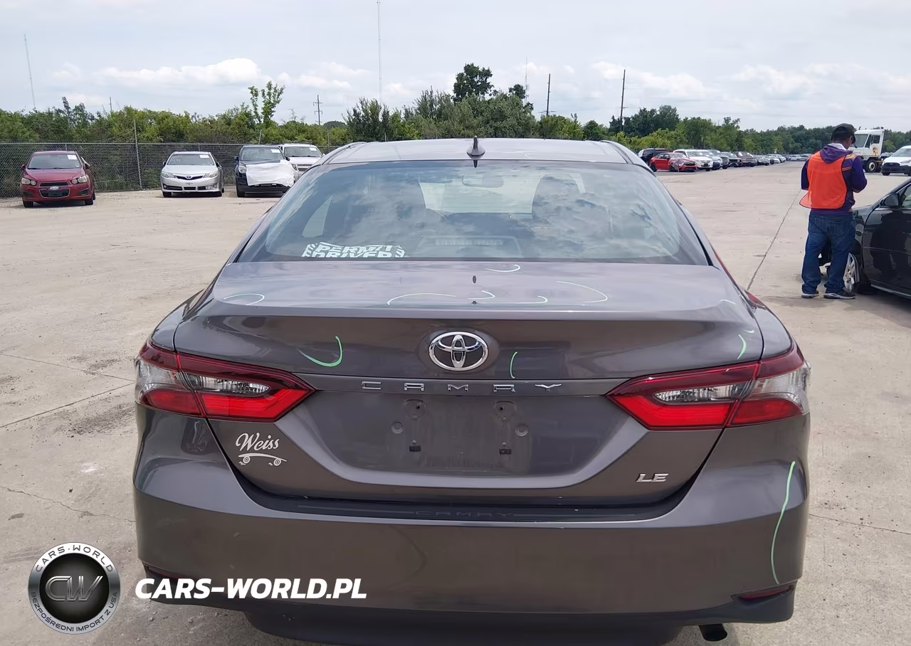 2022 Toyota Camry Le VIN:4T1R11AK5NU620090 - 16