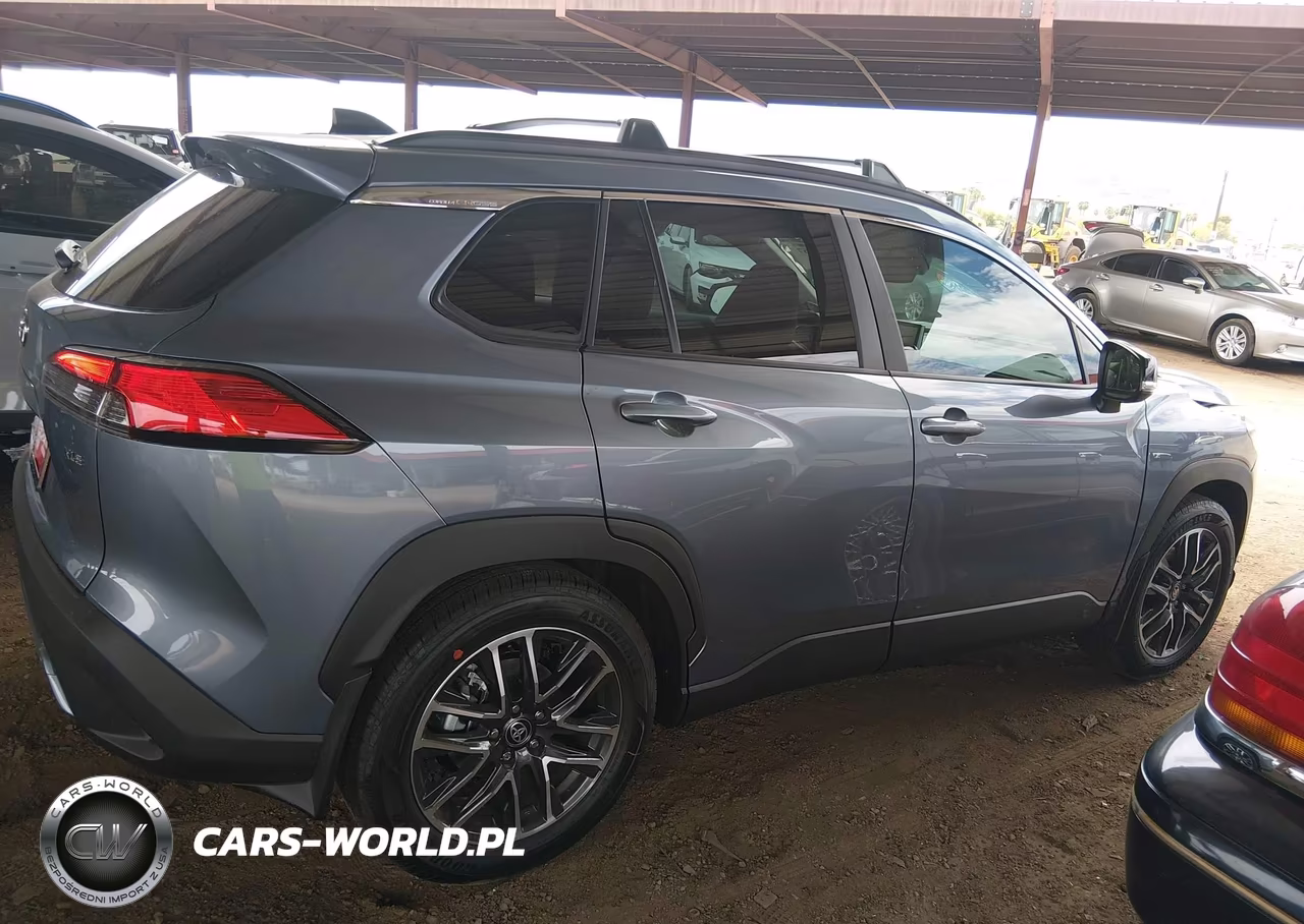 2026 Toyota Corolla Cross Xle VIN:7MUDAAAG4TV205571 - 13