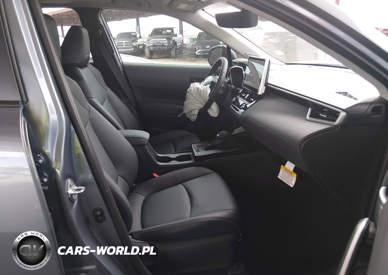 2026 Toyota Corolla Cross Xle VIN:7MUDAAAG4TV205571 - 5