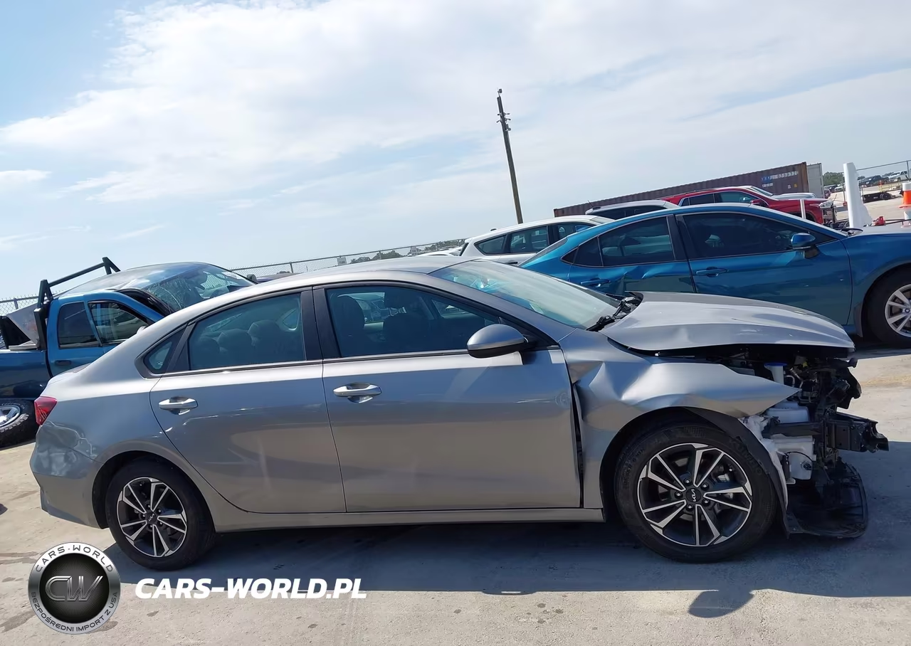 2024 Kia Forte Lxs VIN:3KPF24AD5RE739205 - 13