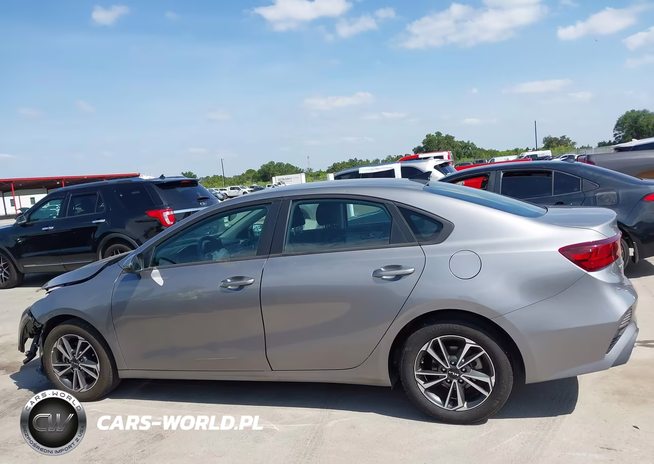 2024 Kia Forte Lxs VIN:3KPF24AD5RE739205 - 14