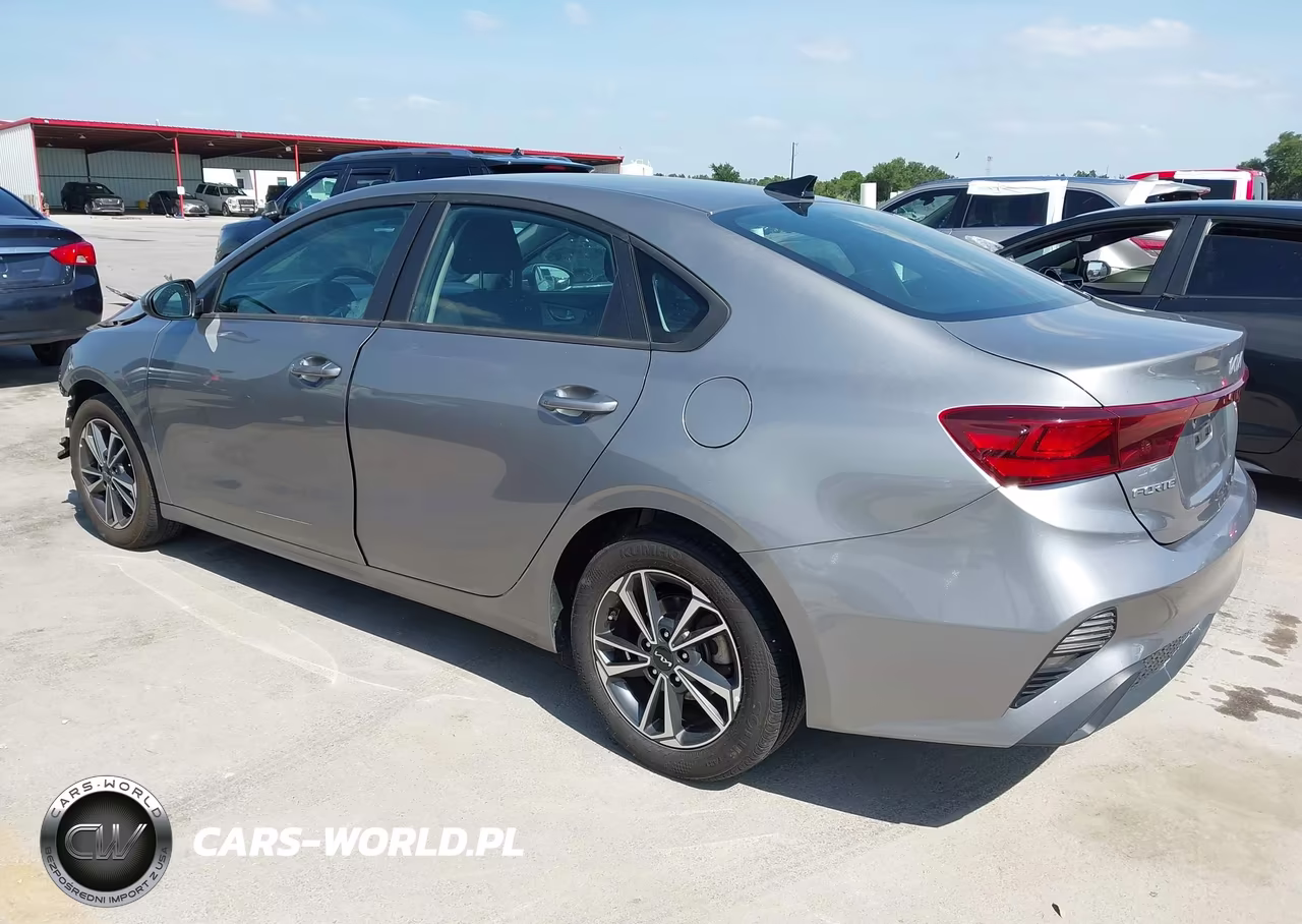2024 Kia Forte Lxs VIN:3KPF24AD5RE739205 - 3