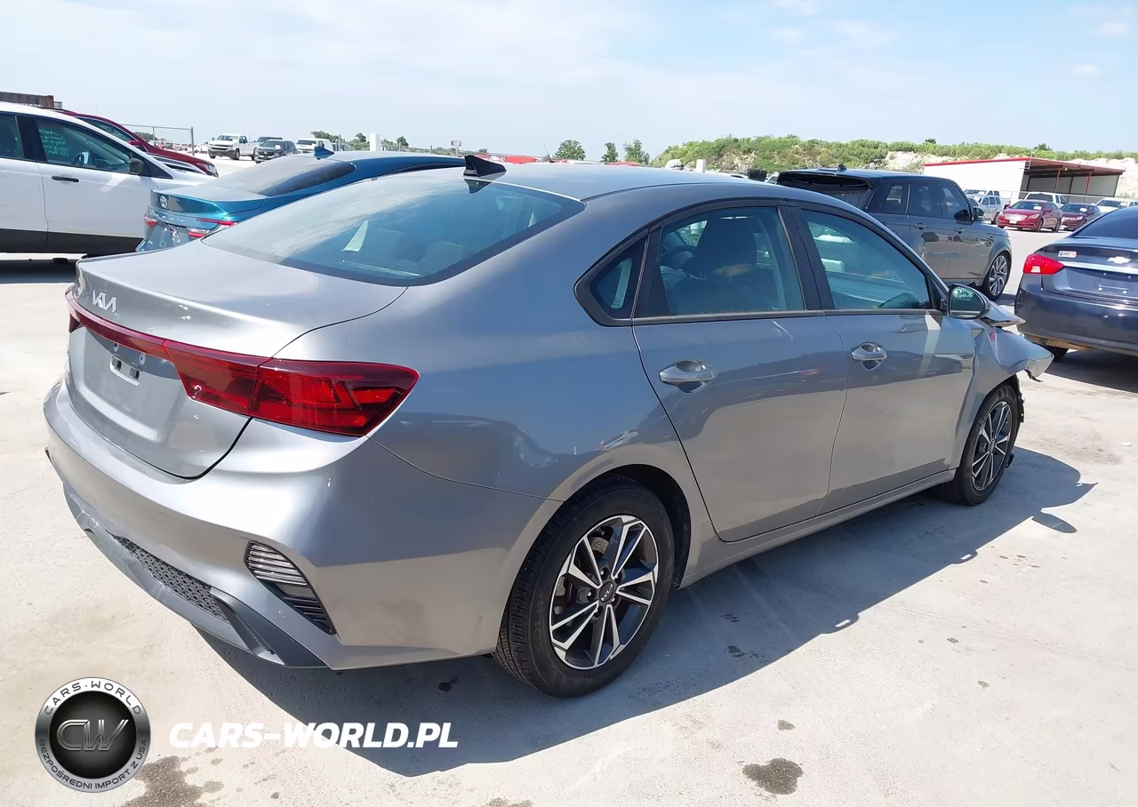 2024 Kia Forte Lxs VIN:3KPF24AD5RE739205 - 4