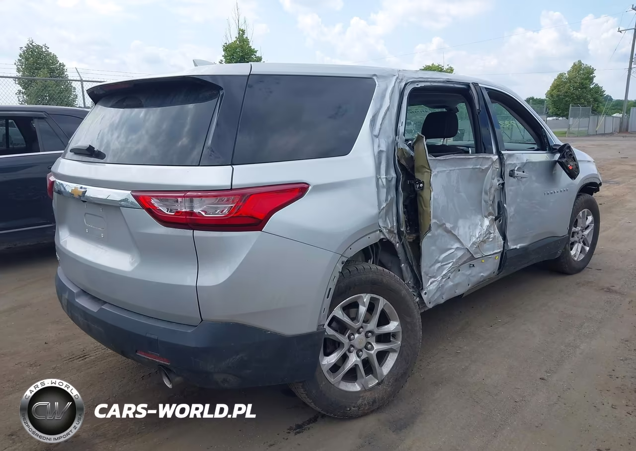 2018 Chevrolet Traverse Ls VIN:1GNERFKW0JJ109531 - 4