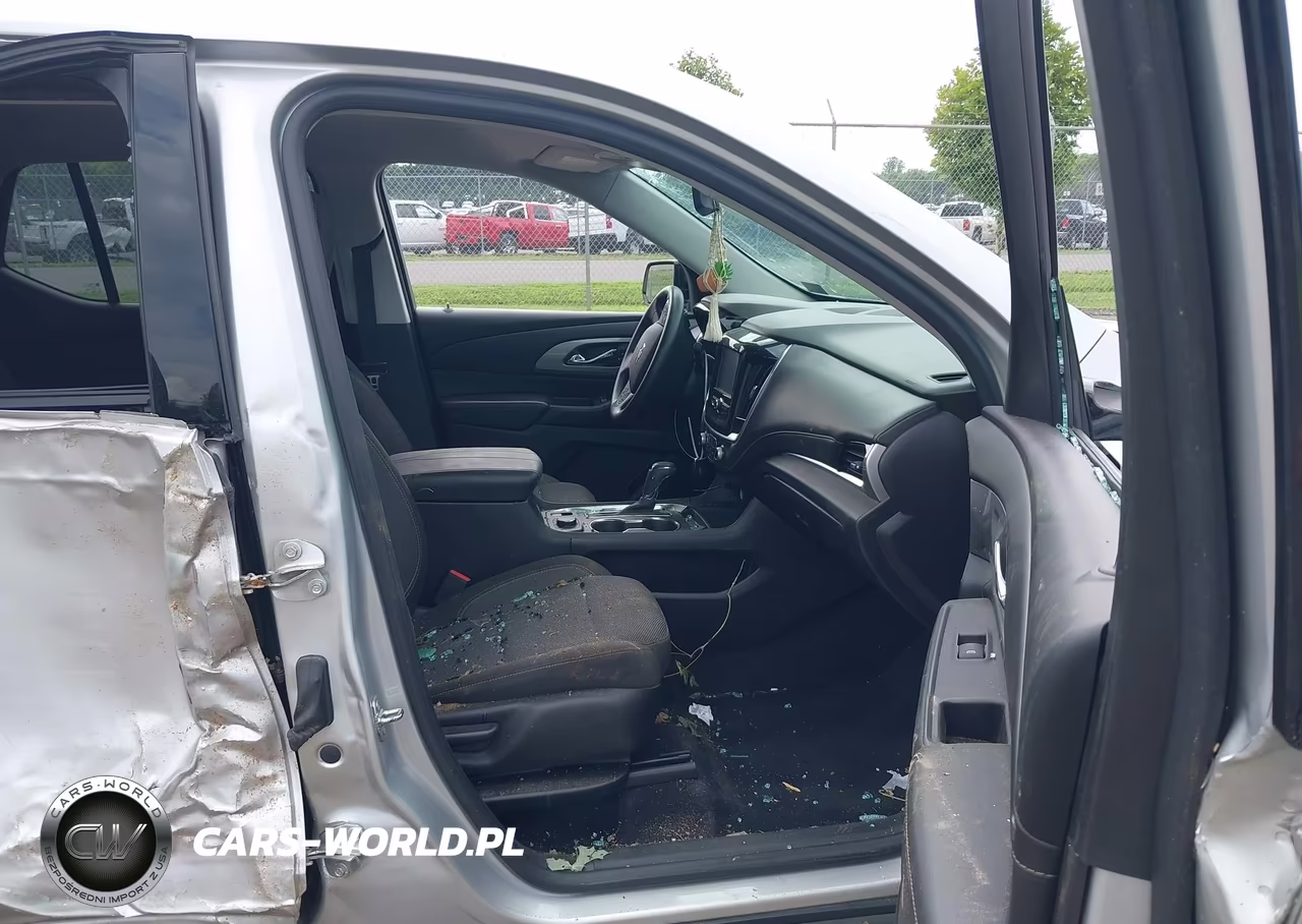 2018 Chevrolet Traverse Ls VIN:1GNERFKW0JJ109531 - 5