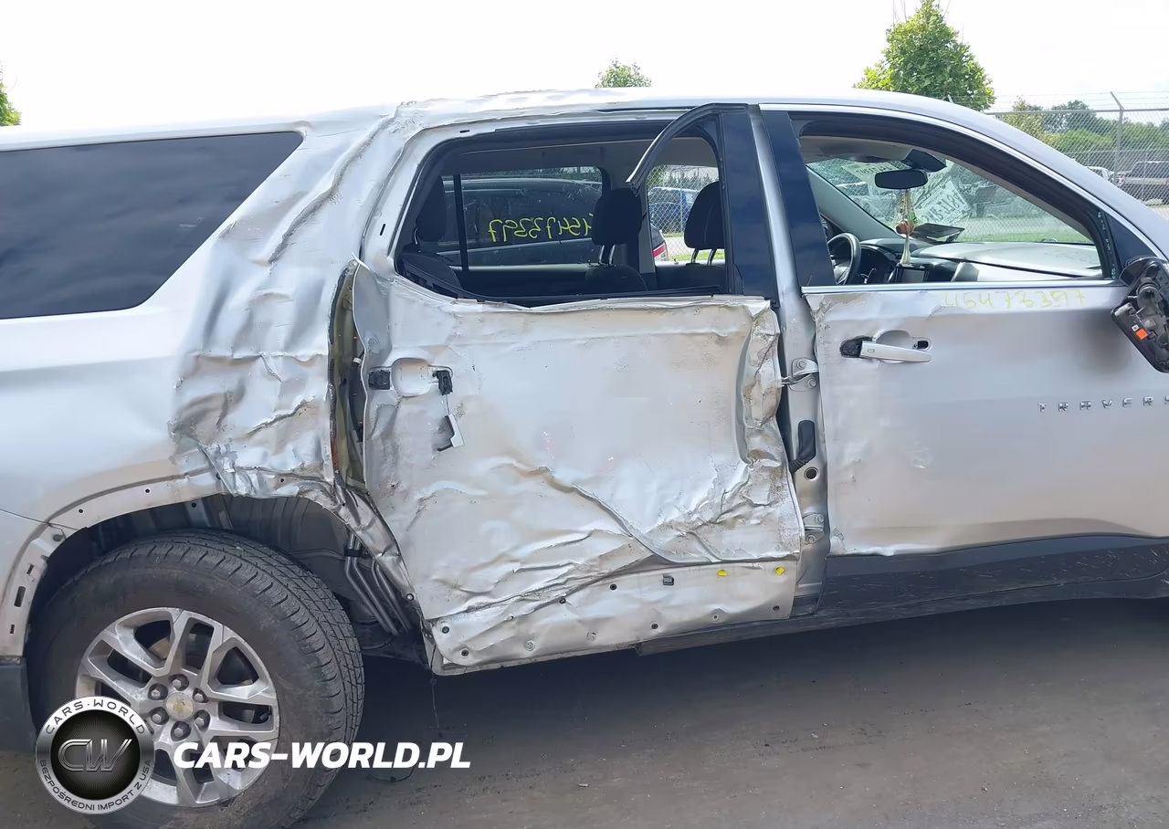 2018 Chevrolet Traverse Ls VIN:1GNERFKW0JJ109531 - 6
