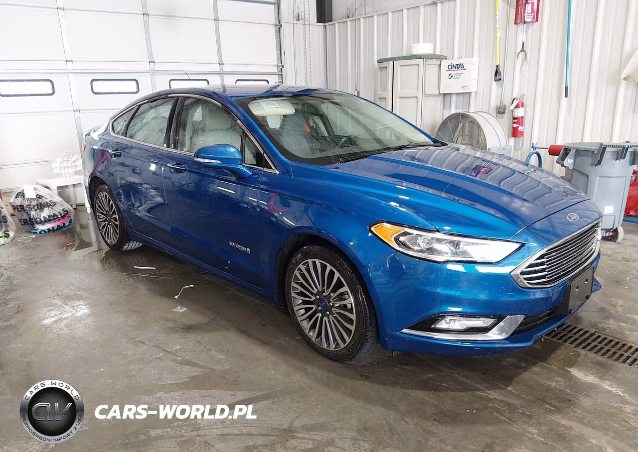 2017 Ford Fusion Hybrid Platinum-Titanium – zdjęcie 1 z 17