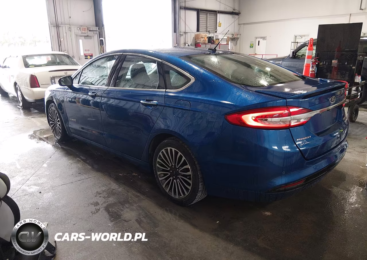 2017 Ford Fusion Hybrid Platinum-Titanium VIN:3FA6P0RUXHR383992 - 3