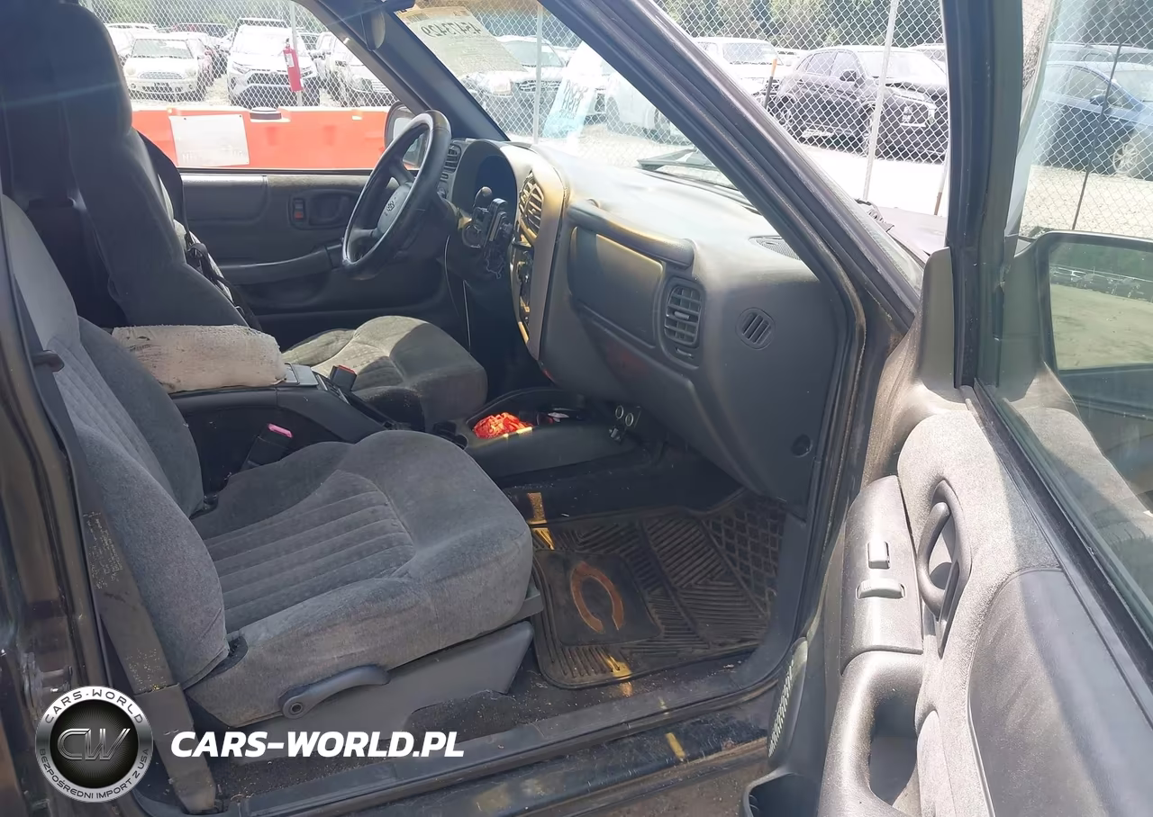 2002 Chevrolet Blazer Ls VIN:1GNDT13W32K202246 - 5