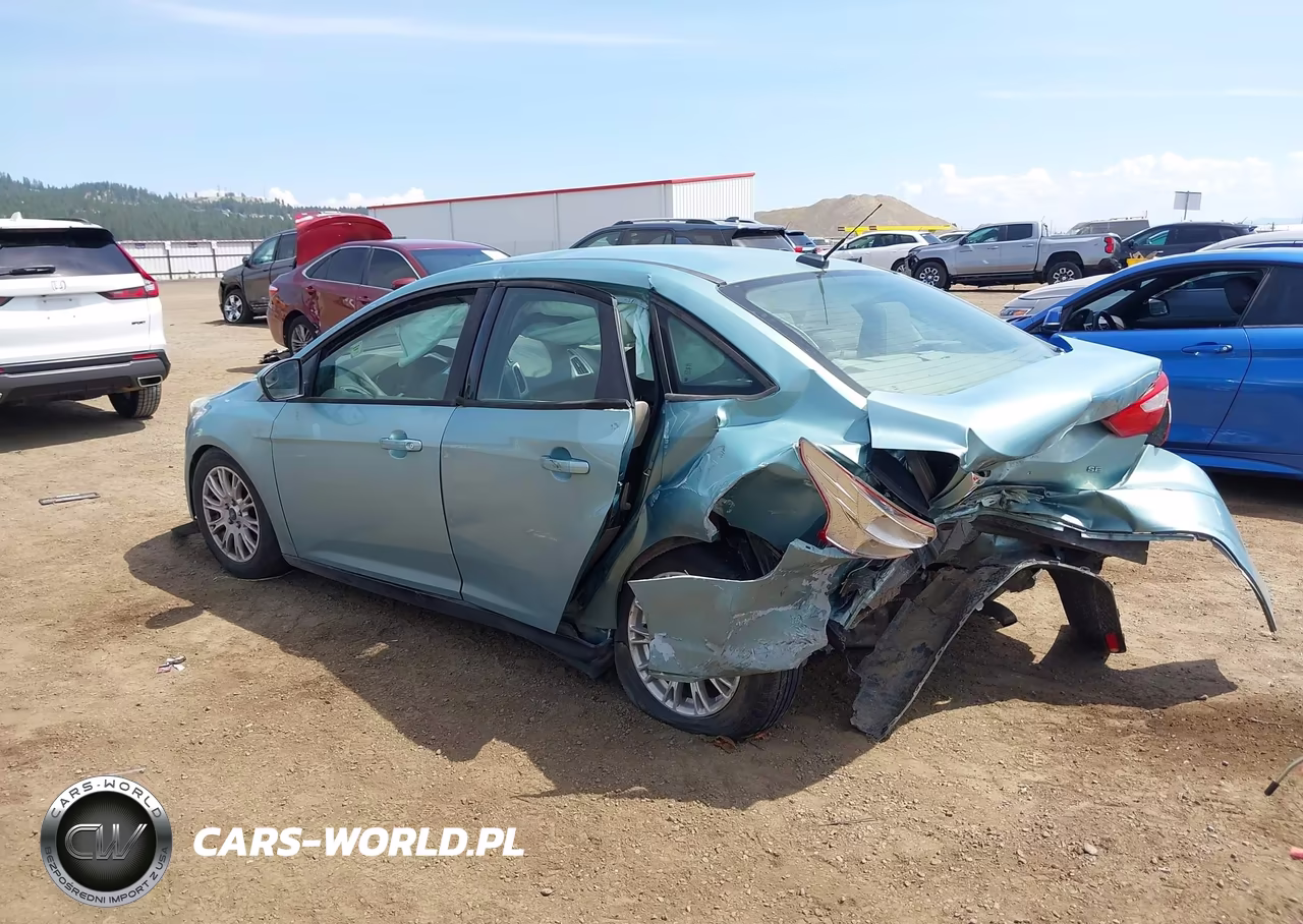 2012 Ford Focus Se VIN:1FAHP3F22CL372909 - 3