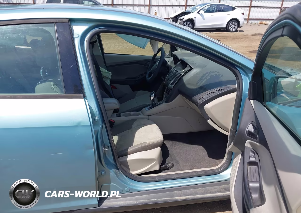 2012 Ford Focus Se VIN:1FAHP3F22CL372909 - 5