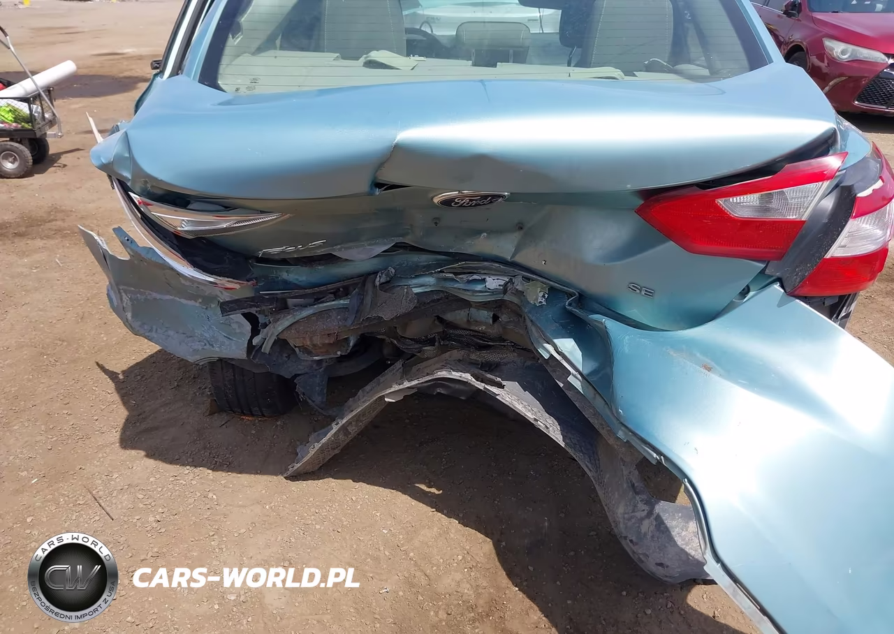 2012 Ford Focus Se VIN:1FAHP3F22CL372909 - 6