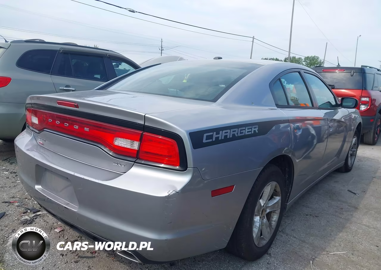 2014 Dodge Charger Sxt VIN:2C3CDXHG4EH267256 - 4