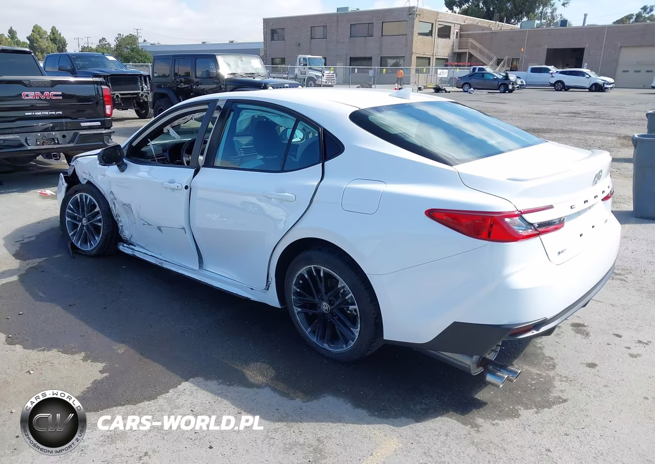 2026 Toyota Camry Se VIN:4T1DAACKXTU754503 - 3