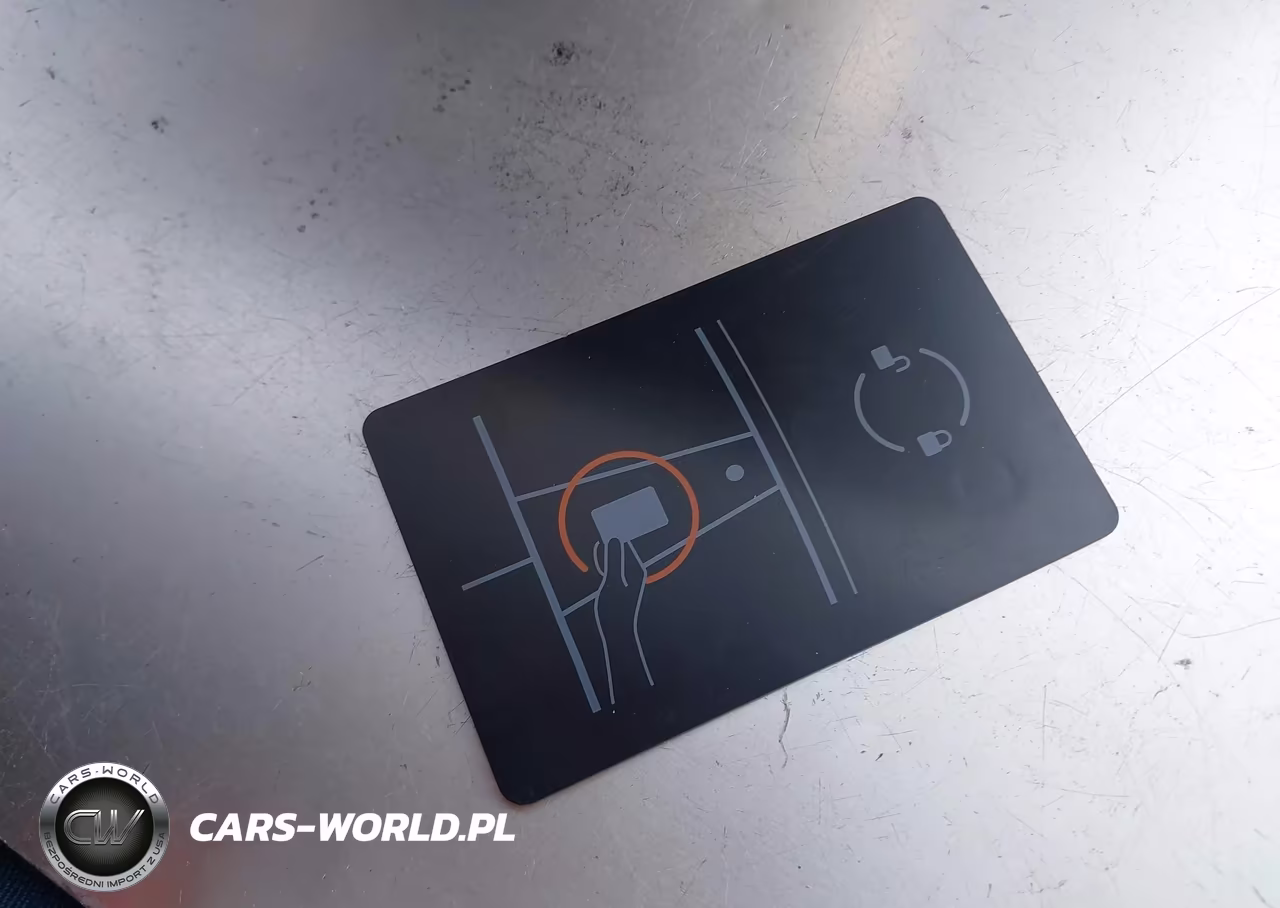 2025 Tesla Model 3 VIN:5YJ3E1EA1SF936526 - 11