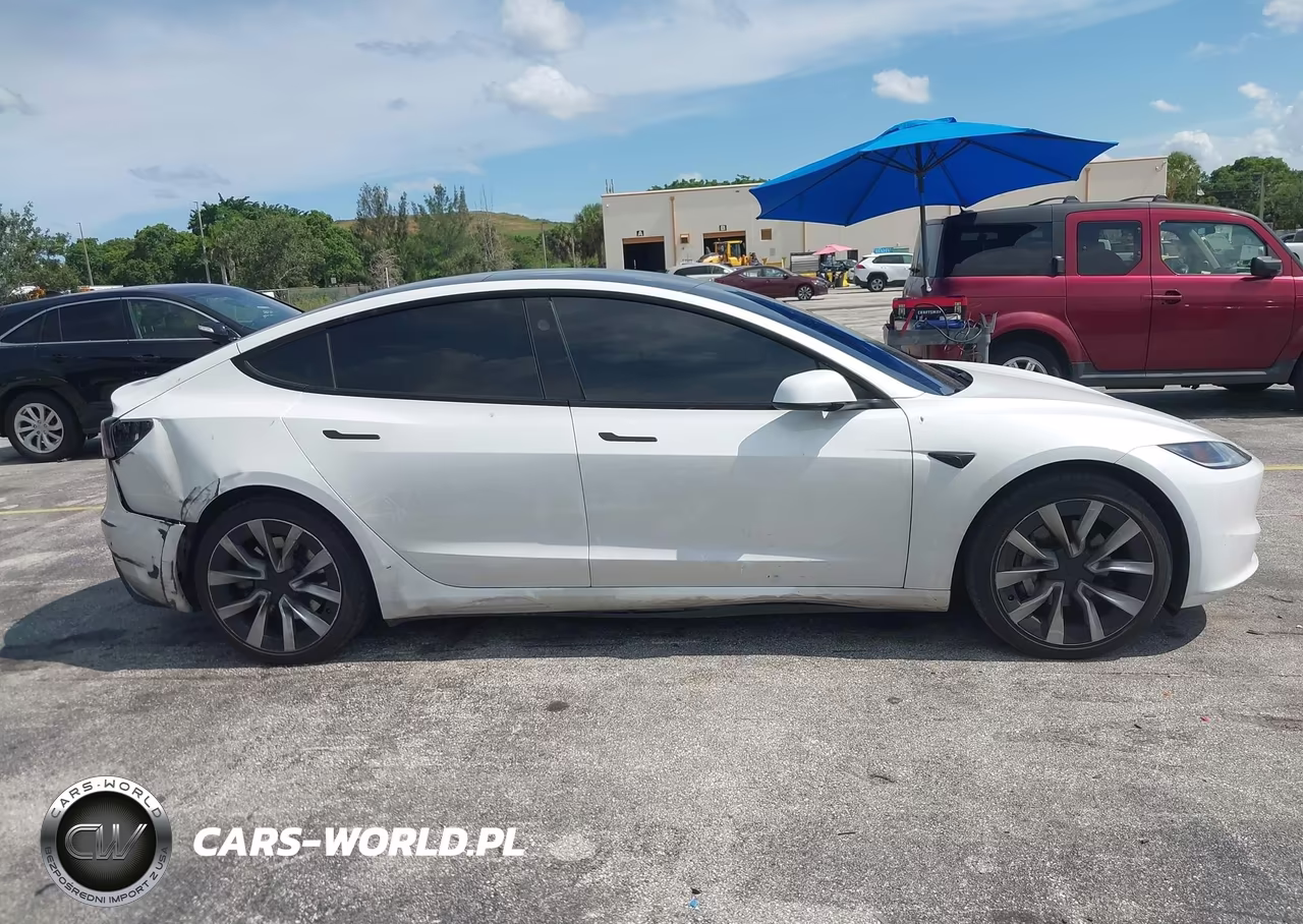 2025 Tesla Model 3 VIN:5YJ3E1EA1SF936526 - 13