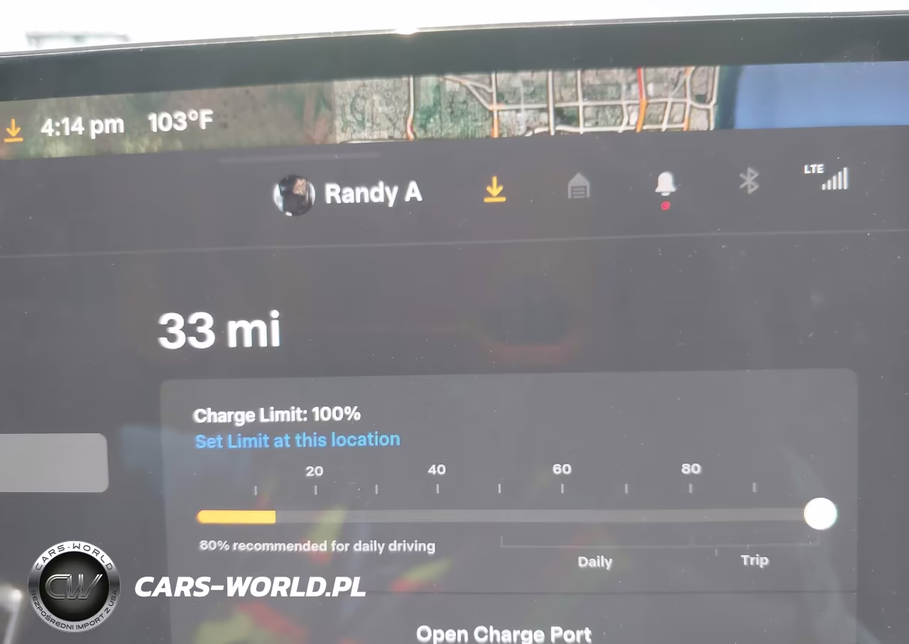 2025 Tesla Model 3 VIN:5YJ3E1EA1SF936526 - 17