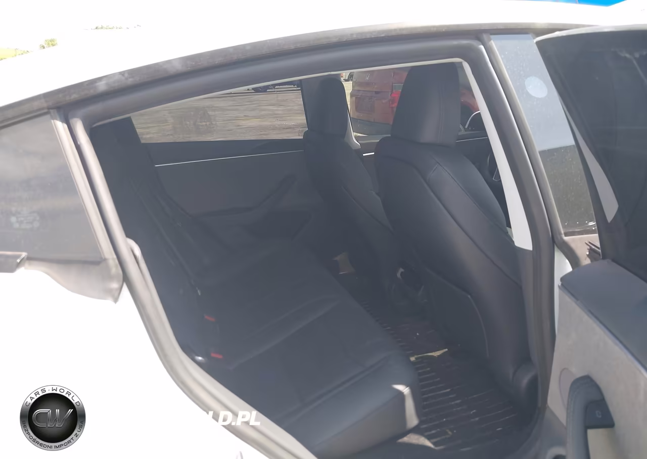 2025 Tesla Model 3 VIN:5YJ3E1EA1SF936526 - 8