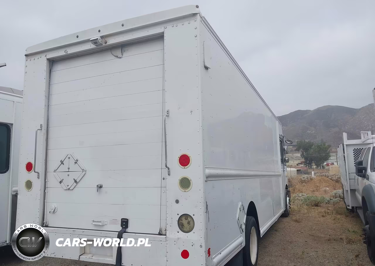 2015 Freightliner Chassis M Line Walk-In Van VIN:4UZAAPDU7FCGJ0975 - 4
