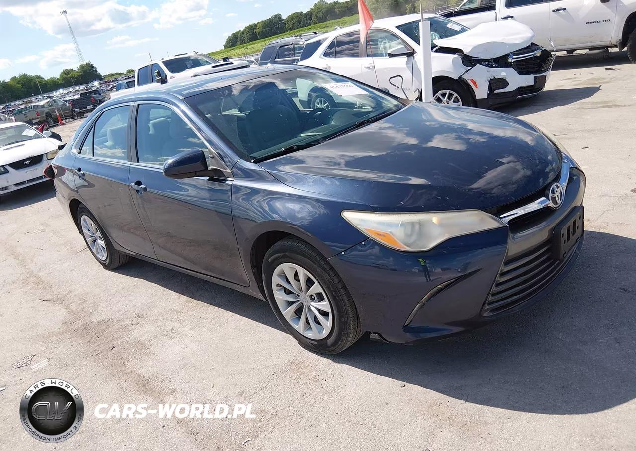 2015 Toyota Camry Le – zdjęcie 1 z 17