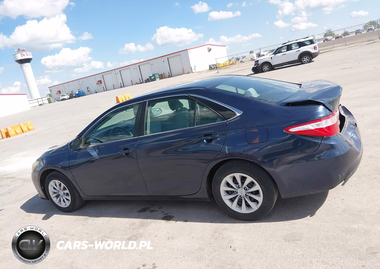 2015 Toyota Camry Le VIN:4T4BF1FK3FR514868 - 15