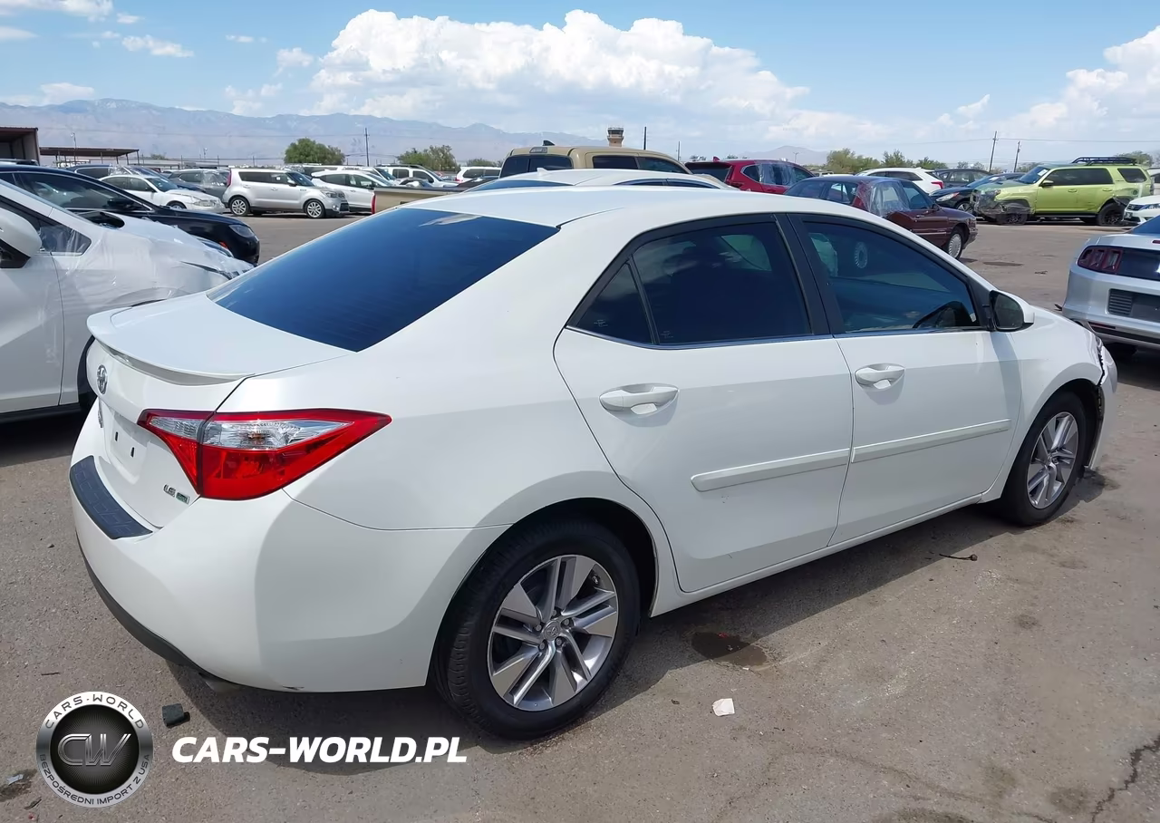 2015 Toyota Corolla Le Eco Plus VIN:5YFBPRHE2FP364573 - 4