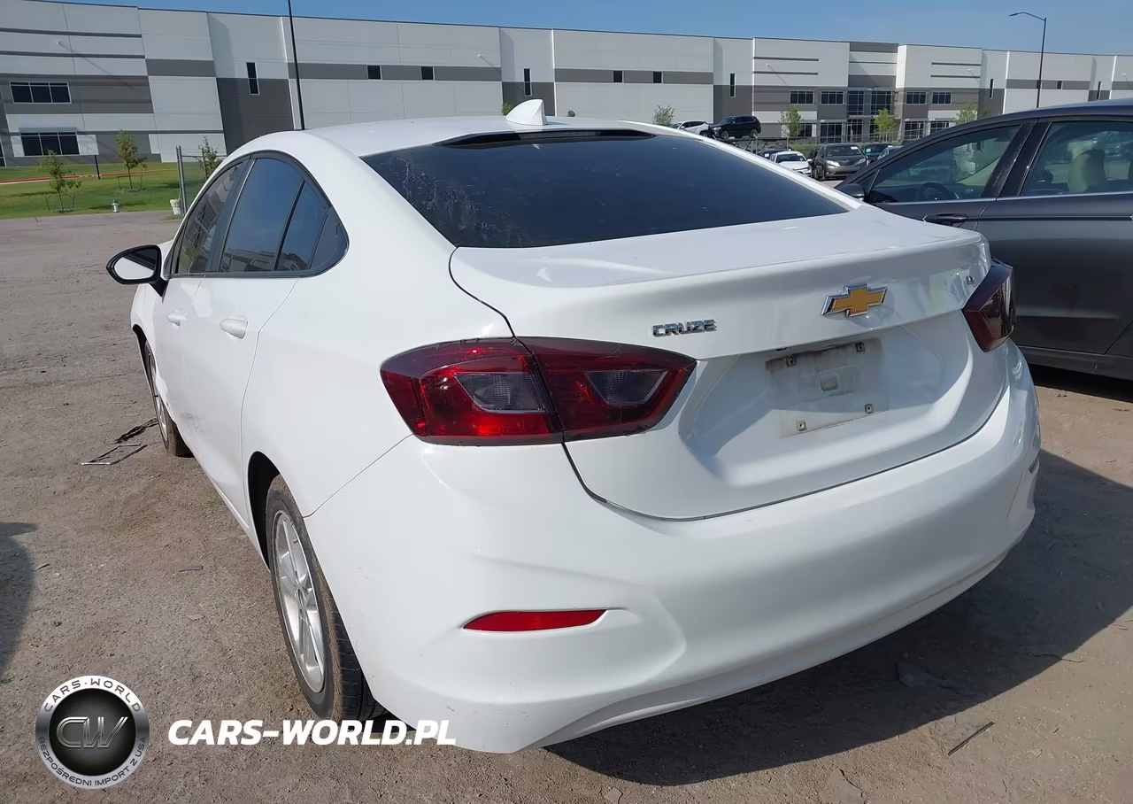 2018 Chevrolet Cruze Lt Auto VIN:1G1BE5SM8J7236548 - 3