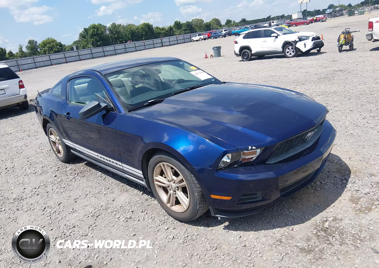 2010 Ford Mustang V6-V6 Premium