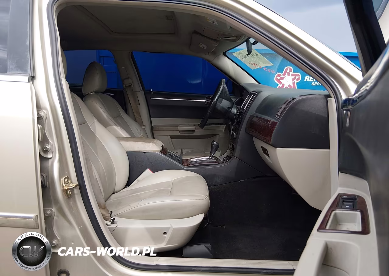 2006 Chrysler 300 Touring VIN:2C3LA53G16H400335 - 5