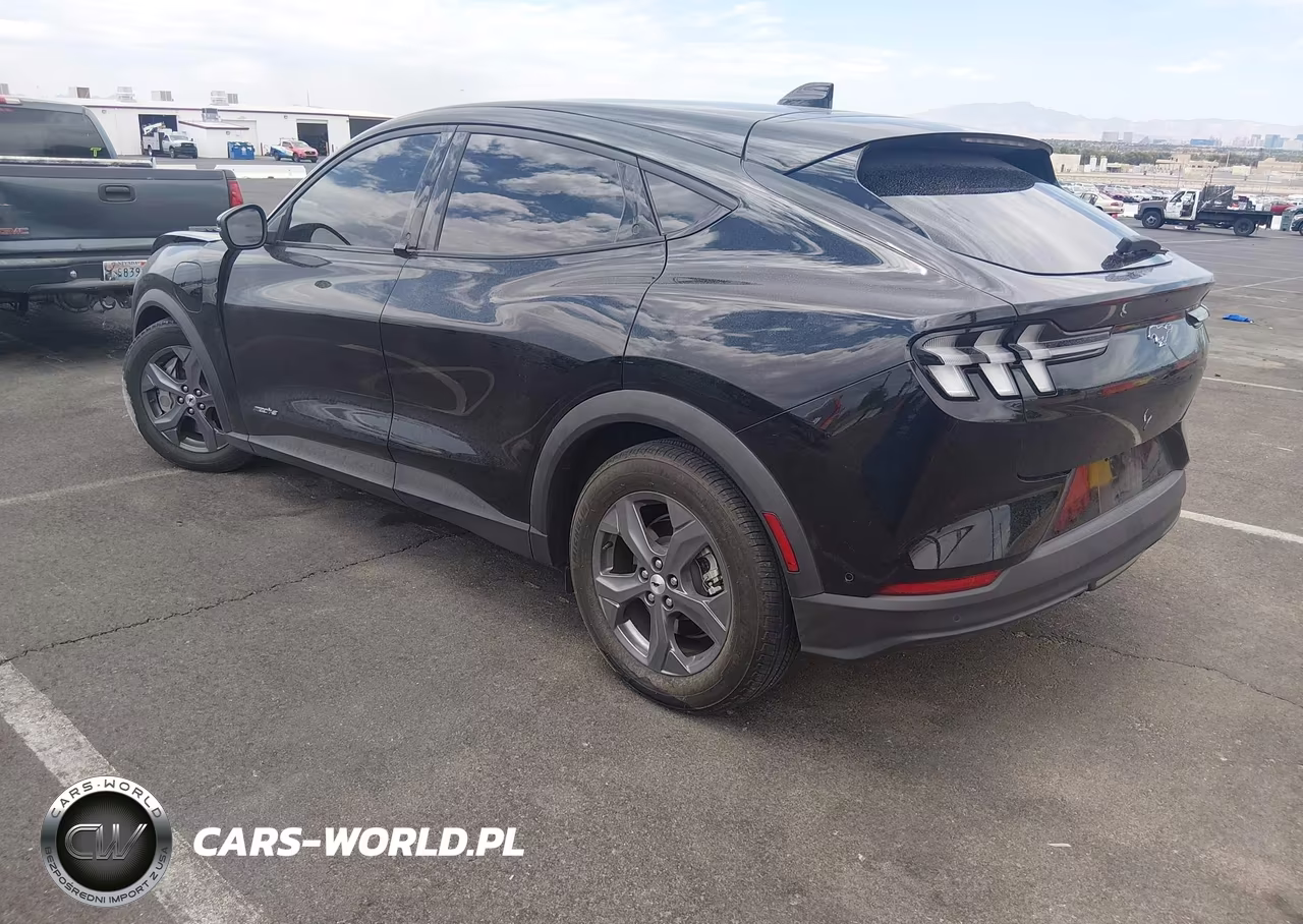 2023 Ford Mustang Mach-E Select VIN:3FMTK1R4XPMA79120 - 3
