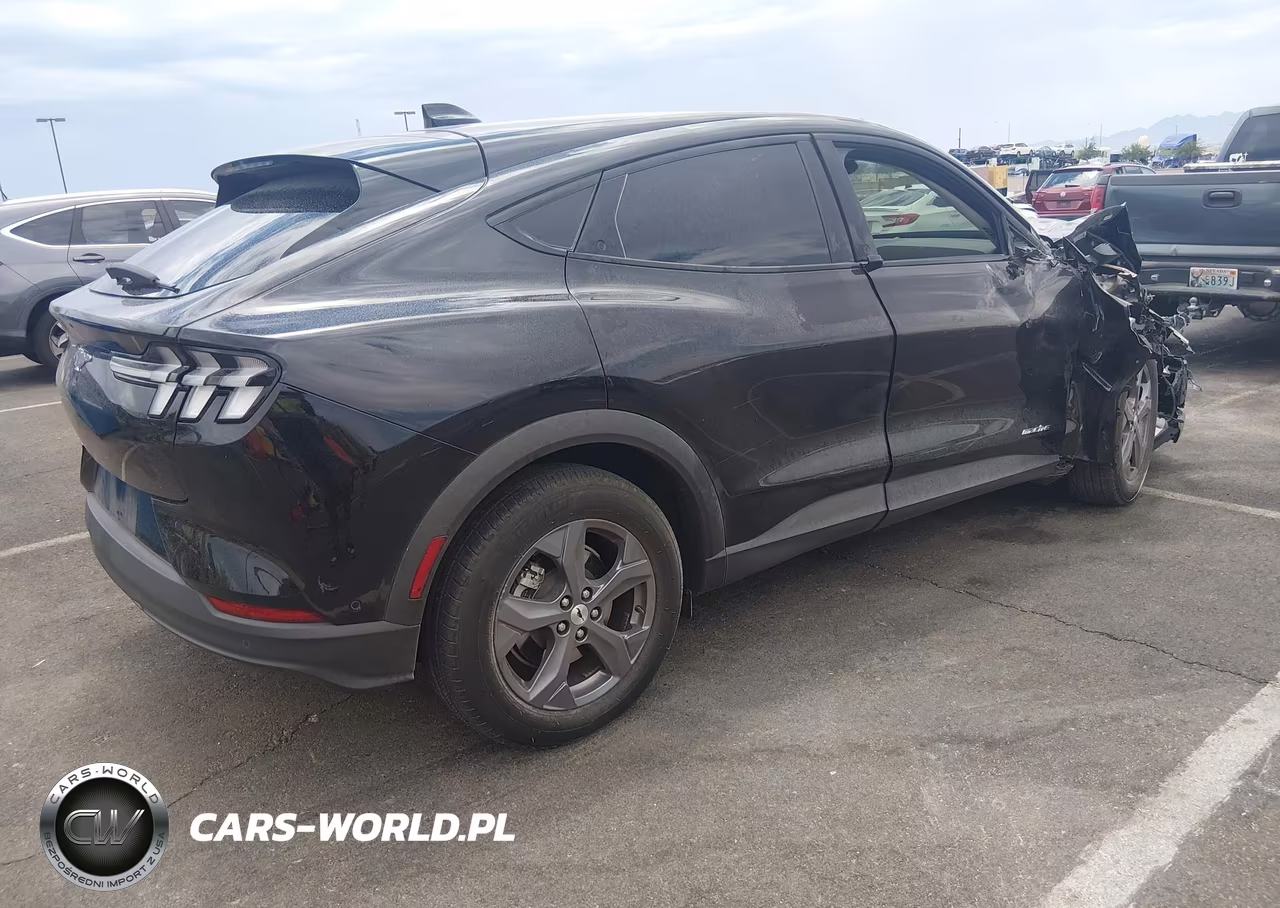 2023 Ford Mustang Mach-E Select VIN:3FMTK1R4XPMA79120 - 4