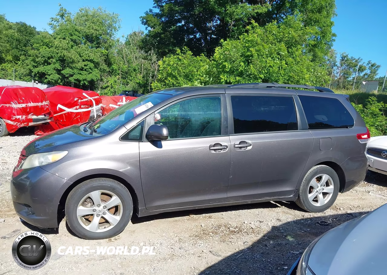 2013 Toyota Sienna Le V6 8 Passenger VIN:5TDKK3DC4DS398129 - 14
