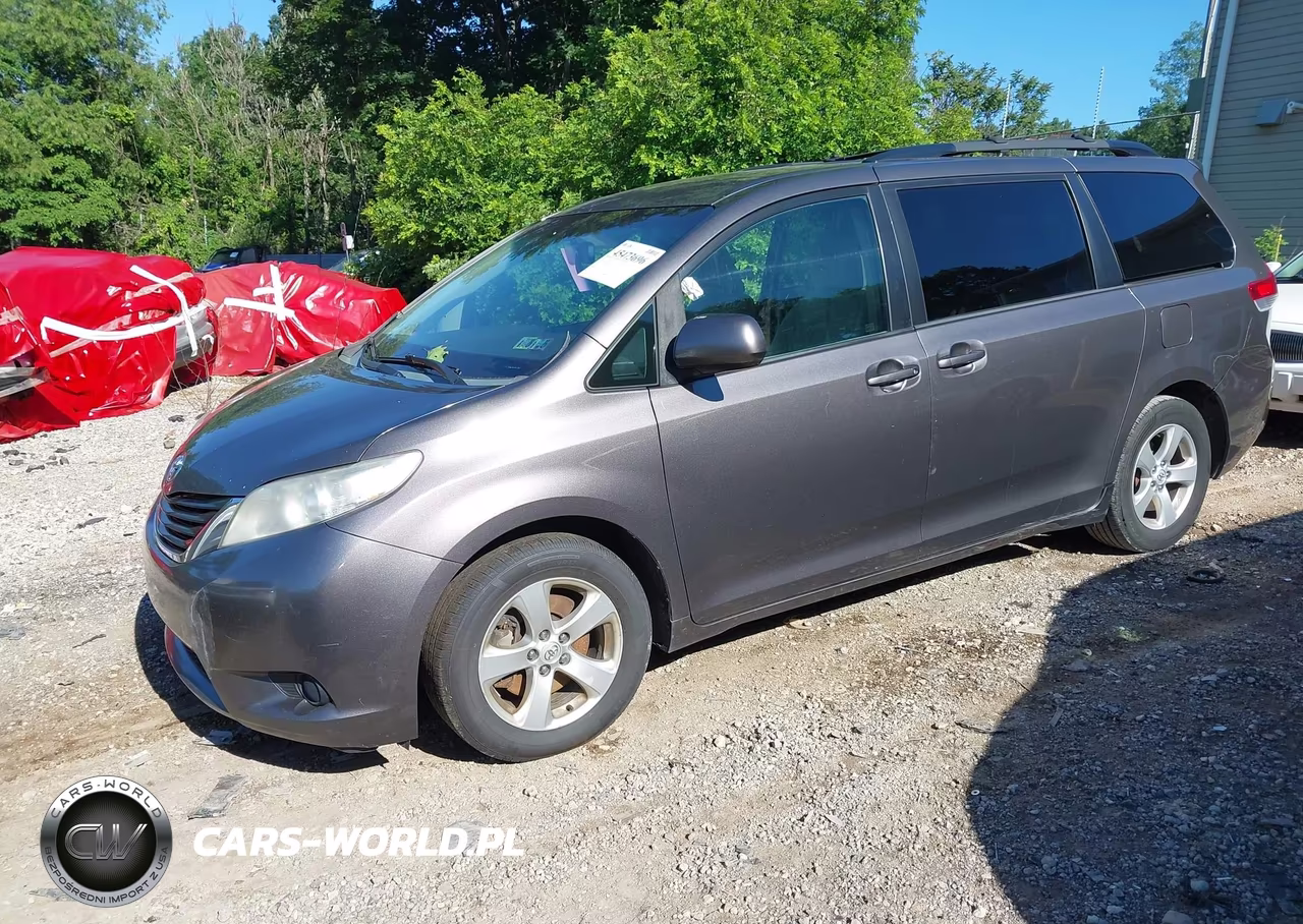 2013 Toyota Sienna Le V6 8 Passenger VIN:5TDKK3DC4DS398129 - 2