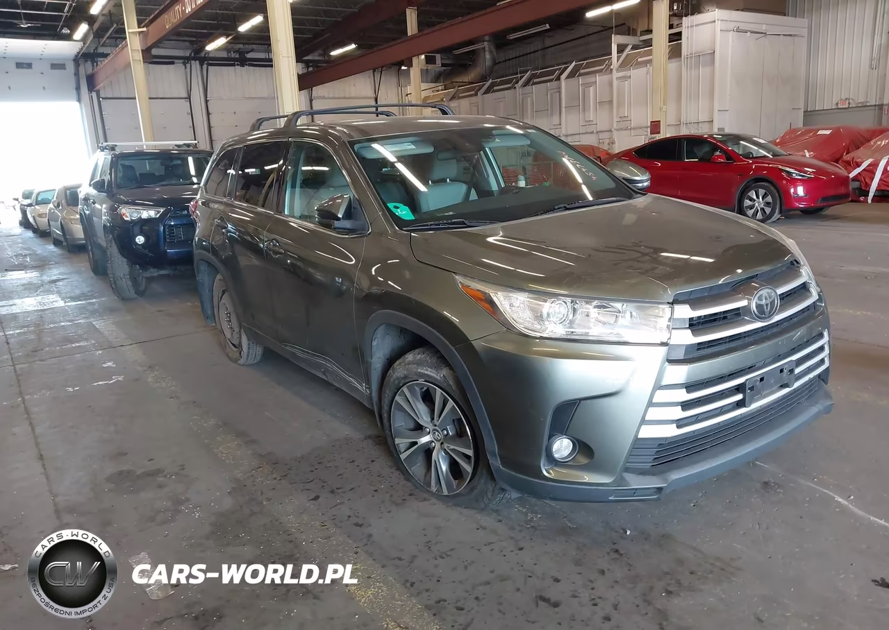 2018 Toyota Highlander Le Plus – zdjęcie 1 z 16