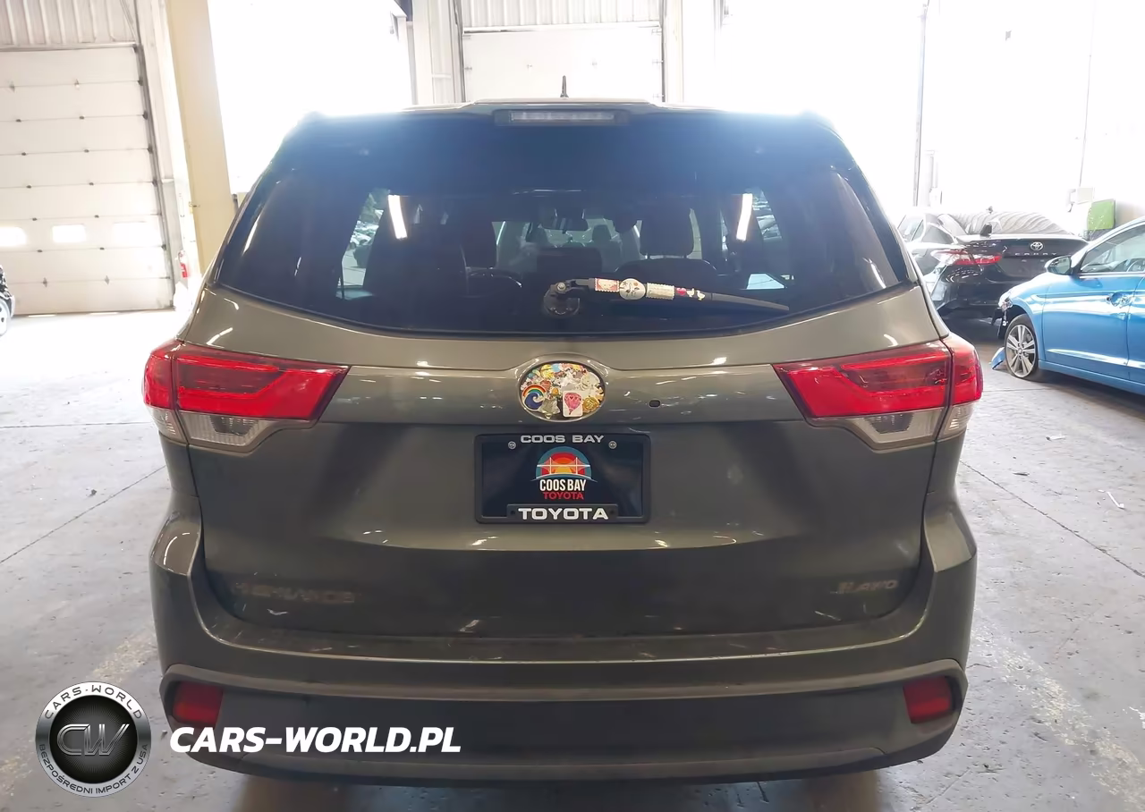 2018 Toyota Highlander Le Plus VIN:5TDBZRFH2JS880360 - 16