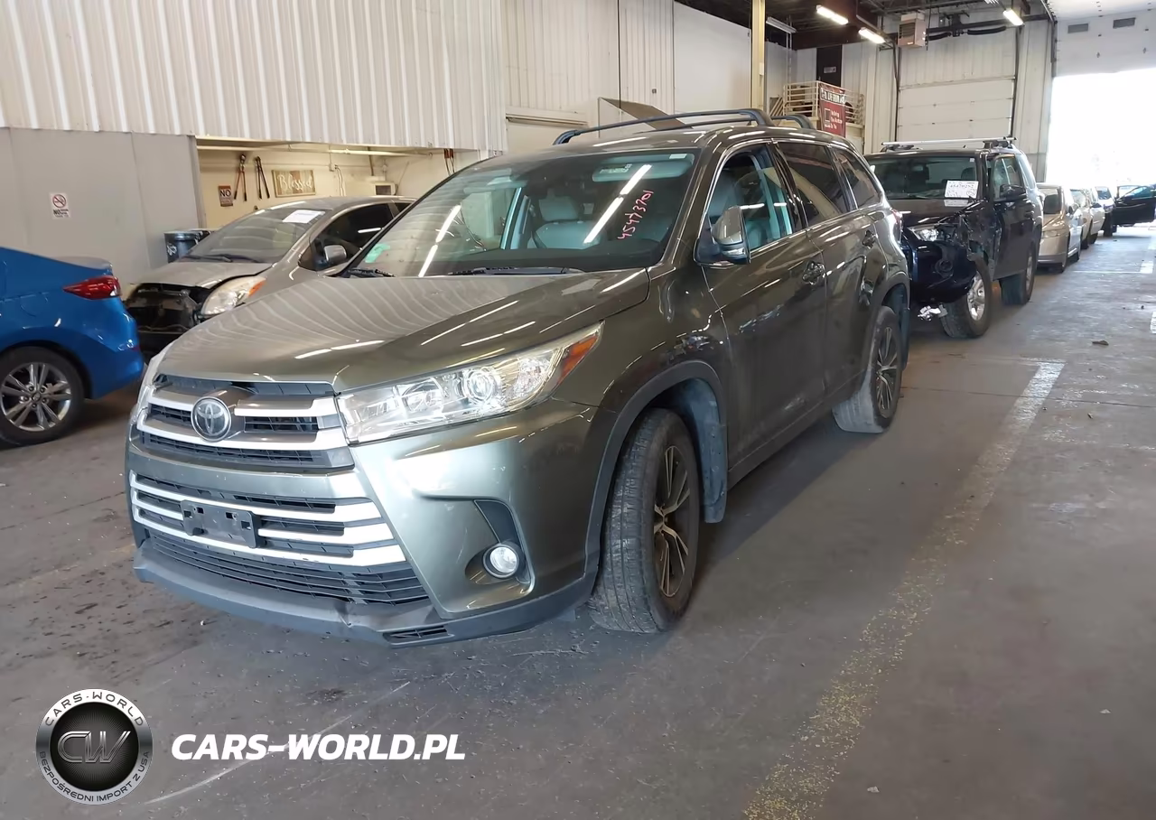 2018 Toyota Highlander Le Plus VIN:5TDBZRFH2JS880360 - 2