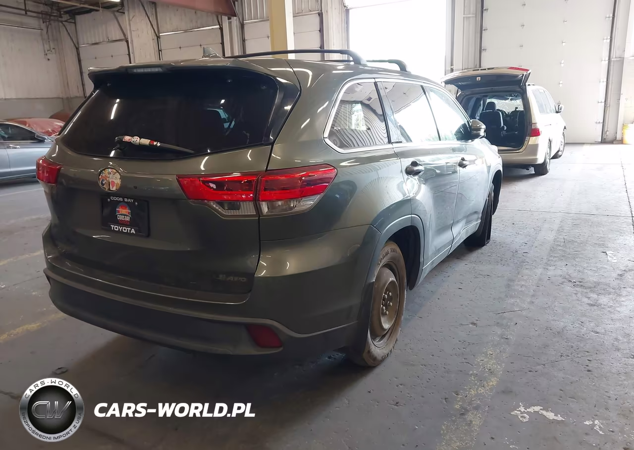2018 Toyota Highlander Le Plus VIN:5TDBZRFH2JS880360 - 4