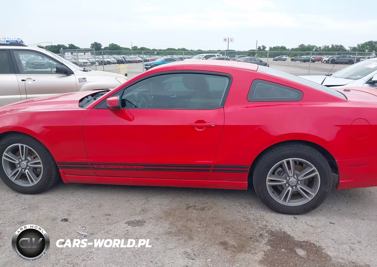 2013 Ford Mustang V6-V6 Premium VIN:1ZVBP8AM4D5227623 - 14