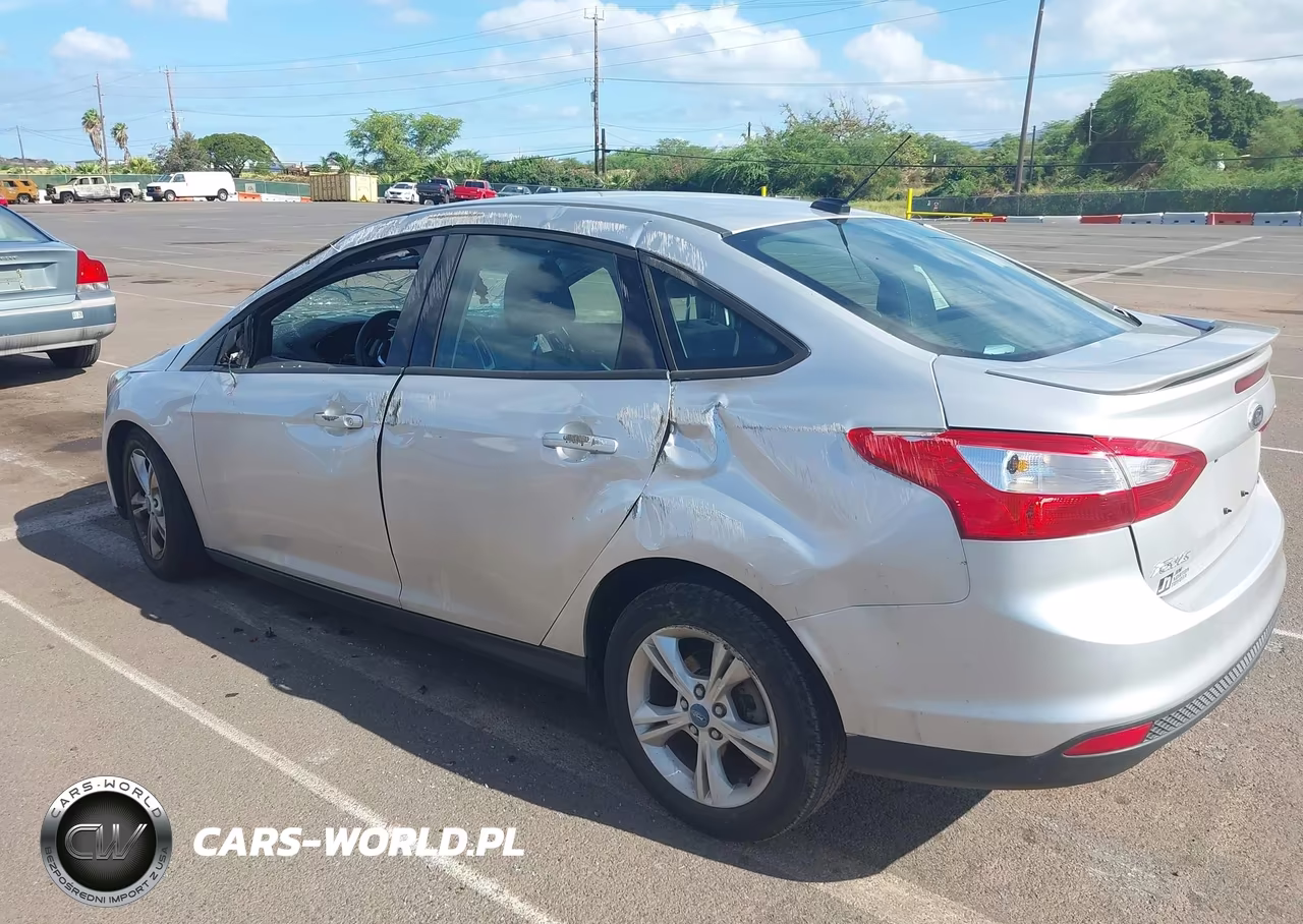 2012 Ford Focus Se VIN:1FAHP3F2XCL139652 - 3