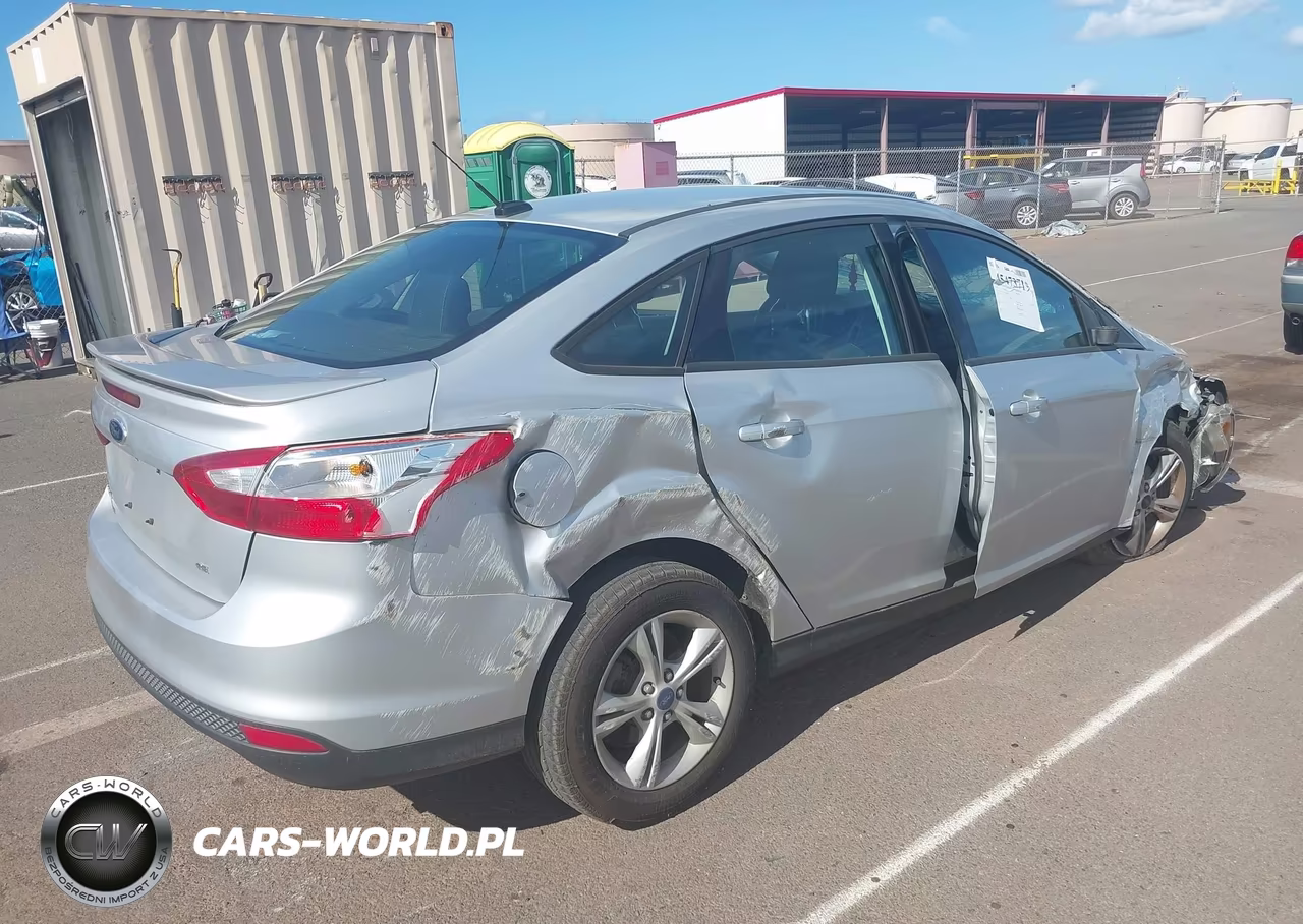 2012 Ford Focus Se VIN:1FAHP3F2XCL139652 - 4